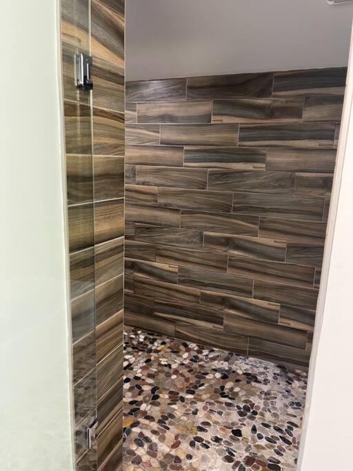 Villa Luxury 2Br Within Walking Distance To Nightlife!! à Covington Extérieur photo